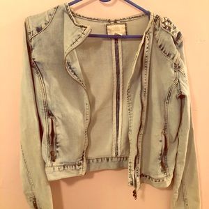 Acid wash Fitted Jean Jacket